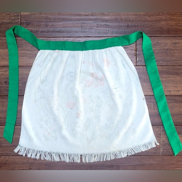 VTG 70s OOAK Handmade Towel Half Apron Bunnies Squirrels Strawberries Lily Daisy - Picture 6 of 7